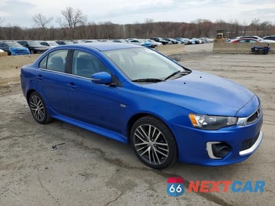 Czwarte zdjęcie samochodu z boku: 2017 MITSUBISHI LANCER ES VIN:JA32V2FW4HU000216 - miniatura