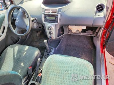 Zdjęcie 8 z 11 samochodu: 2008 TOYOTA YARIS BASE VIN:JTDJT923X85157816 - miniatura