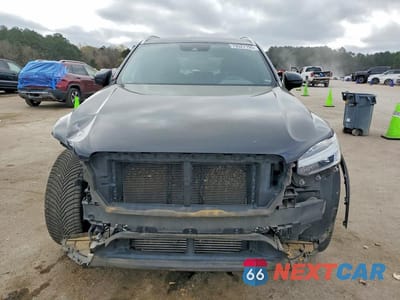 Piąte zdjęcie samochodu w środku: 2020 VOLVO XC90 T6 MOMENTUM VIN:YV4A22PK4L1532607 - miniatura
