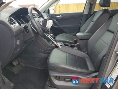 Zdjęcie 7 z 13 samochodu: 2018 VOLKSWAGEN TIGUAN SE, 4MOTION SEL VIN:3VV2B7AX5JM199926 - miniatura