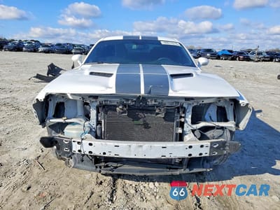 Piąte zdjęcie samochodu w środku: 2018 DODGE CHALLENGER SXT VIN:2C3CDZAG5JH118841 - miniatura