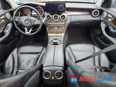 Zdjęcie 8 z 11 samochodu: 2015 MERCEDES-BENZ C 300 4MATIC VIN:55SWF4KB4FU026172 - miniatura