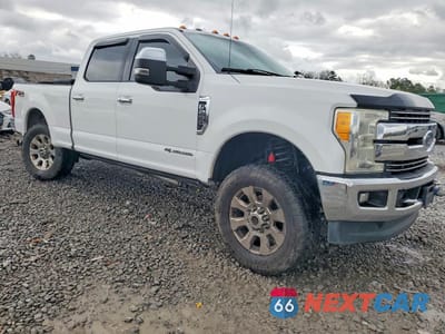 Czwarte zdjęcie samochodu z boku: 2017 FORD F250 SUPER DUTY VIN:1FT7W2BTXHEC60355 - miniatura