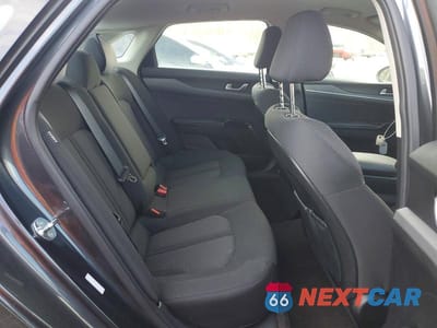 Zdjęcie 10 z 12 samochodu: 2023 KIA K5 LXS VIN:5XXG14J26PG219704 - miniatura