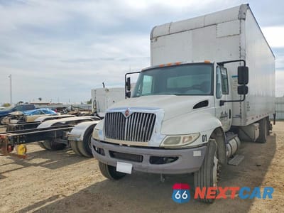 Drugie zdjęcie samochodu z przodu: 2017 INTERNATIONAL 4300 BOX TRUCK VIN:1HTMMMML3HH168152 - miniatura