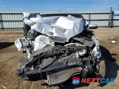 Piąte zdjęcie samochodu w środku: 2018 KIA SOUL + VIN:KNDJP3A50J7517027 - miniatura