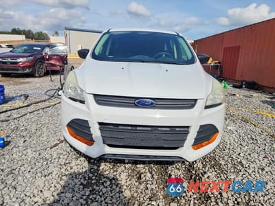 Piąte zdjęcie samochodu w środku: 2015 FORD ESCAPE S VIN:1FMCU0F73FUC28352 - miniatura