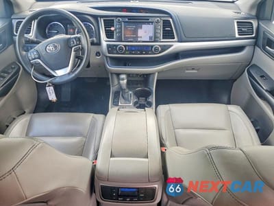 Zdjęcie 8 z 12 samochodu: 2018 TOYOTA HIGHLANDER XLE VIN:5TDKZRFH9JS249833 - miniatura