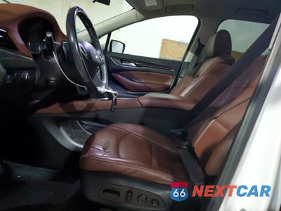 Zdjęcie 7 z 14 samochodu: 2021 BUICK ENCLAVE AVENIR VIN:5GAEVCKW8MJ244121 - miniatura