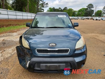 Piąte zdjęcie samochodu w środku: 2011 KIA SOUL + VIN:KNDJT2A22B7312208 - miniatura