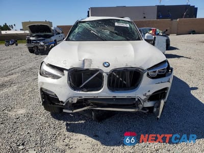 Piąte zdjęcie samochodu w środku: 2019 BMW X3 XDRIVE30I VIN:5UXTR9C50KLE21847 - miniatura