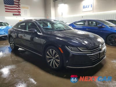 Czwarte zdjęcie samochodu z boku: 2020 VOLKSWAGEN ARTEON SE VIN:WVWBR7AN5LE018745 - miniatura