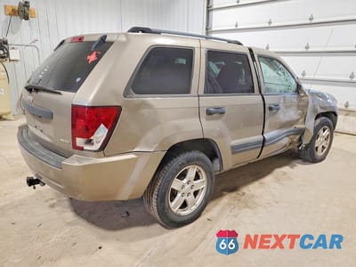 Trzecie zdjęcie samochodu z tyłu: 2005 JEEP GRAND CHEROKEE LAREDO VIN:1J4HS48N05C536760 - miniatura