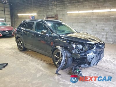 Czwarte zdjęcie samochodu z boku: 2023 TOYOTA COROLLA CROSS HYBRID XSE VIN:7MUFBABG9PV010494 - miniatura