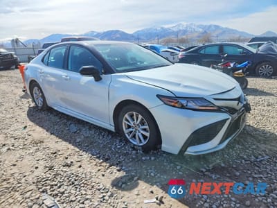 Czwarte zdjęcie samochodu z boku: 2022 TOYOTA CAMRY HYBRID XSE VIN:4T1K31AK8NU041607 - miniatura