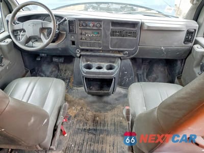 Zdjęcie 8 z 13 samochodu: 2004 CHEVROLET EXPRESS G1500 VIN:1GNFG15T741206387 - miniatura