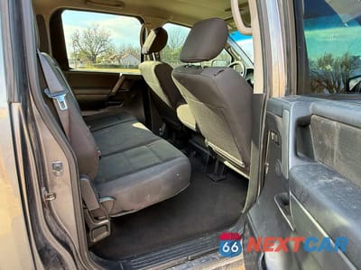 Zdjęcie 6 z 10 samochodu: 2014 NISSAN TITAN S VIN:1N6BA0EK9EN504344 - miniatura