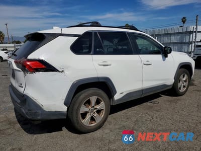 Trzecie zdjęcie samochodu z tyłu: 2019 TOYOTA RAV4 HYBRID XLE VIN:JTMLWRFV5KD520001 - miniatura