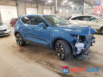 Czwarte zdjęcie samochodu z boku: 2024 VOLVO XC40 PLUS VIN:YV4L12UE2R2283091 - miniatura