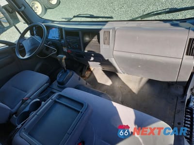 Zdjęcie 8 z 13 samochodu: 2017 ISUZU NPR HD BOX TRUCK VIN:JALC4W160H7002193 - miniatura