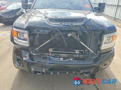 Zdjęcie 11 z 12 samochodu: 2018 GMC SIERRA K2500 DENALI VIN:1GT12UEY3JF118160 - miniatura