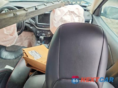 Zdjęcie 8 z 13 samochodu: 2014 JEEP CHEROKEE TRAILHAWK VIN:1C4PJMBS9EW309360 - miniatura