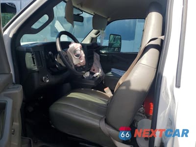 Zdjęcie 7 z 13 samochodu: 2022 GMC SAVANA BOX TRUCK VIN:7GZ37TC77NN009035 - miniatura