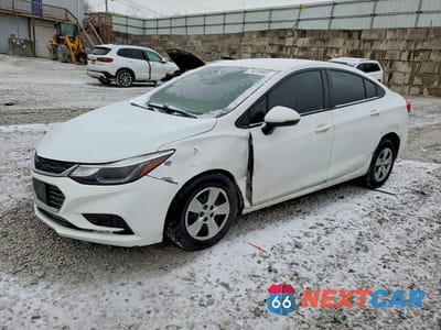 2018 CHEVROLET CRUZE LS 1G1BC5SMXJ7127854 - główne zdjęcie licytacji z USA - miniatura