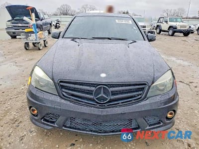 Piąte zdjęcie samochodu w środku: 2010 MERCEDES-BENZ C 63 AMG VIN:WDDGF7HB4AF401826 - miniatura