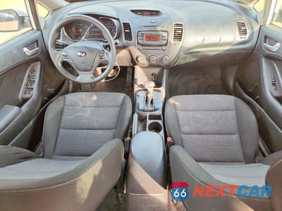 Zdjęcie 8 z 12 samochodu: 2017 KIA FORTE LX VIN:3KPFK4A76HE059600 - miniatura