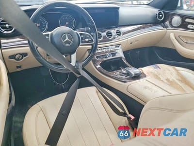 Zdjęcie 8 z 11 samochodu: 2019 MERCEDES-BENZ E 300 VIN:WDDZF4JB4KA504289 - miniatura