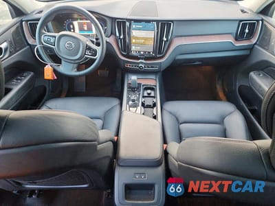 Zdjęcie 8 z 13 samochodu: 2023 VOLVO XC60 PLUS VIN:YV4H60DN4P1306904 - miniatura