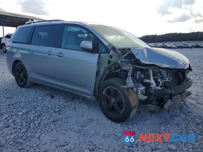 Czwarte zdjęcie samochodu z boku: 2011 TOYOTA SIENNA VIN:5TDKK3DCXBS061509 - miniatura