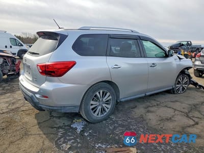 Trzecie zdjęcie samochodu z tyłu: 2018 NISSAN PATHFINDER SV VIN:5N1DR2MM1JC632498 - miniatura