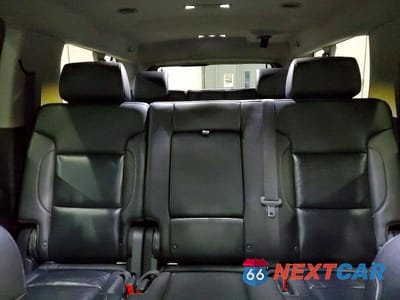 Zdjęcie 10 z 13 samochodu: 2018 CHEVROLET SUBURBAN K1500 LT VIN:1GNSKHKC6JR329752 - miniatura