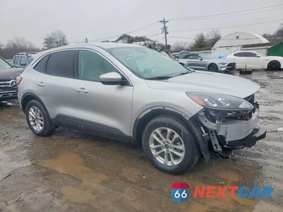 Czwarte zdjęcie samochodu z boku: 2020 FORD ESCAPE SE VIN:1FMCU9G61LUA89893 - miniatura