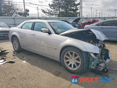 Czwarte zdjęcie samochodu z boku: 2006 CHRYSLER 300C VIN:2C3LA63H76H116027 - miniatura