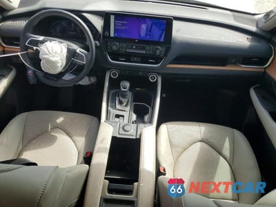 Zdjęcie 8 z 12 samochodu: 2024 TOYOTA GRAND HIGHLANDER HYBRID LIMITED VIN:5TDACAB56RS024100 - miniatura