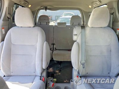 Zdjęcie 10 z 13 samochodu: 2015 TOYOTA SIENNA LE 8-PASSENGER VIN:5TDKK3DC3FS677266 - miniatura