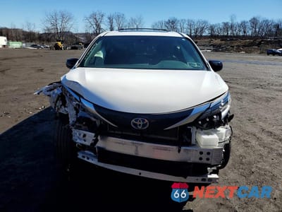 Piąte zdjęcie samochodu w środku: 2024 TOYOTA SIENNA XSE 7-PASSENGER VIN:5TDDSKFC9RS135982 - miniatura