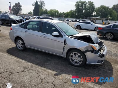 Czwarte zdjęcie samochodu z boku: 2008 FORD FOCUS SE VIN:1FAHP35N98W174152 - miniatura