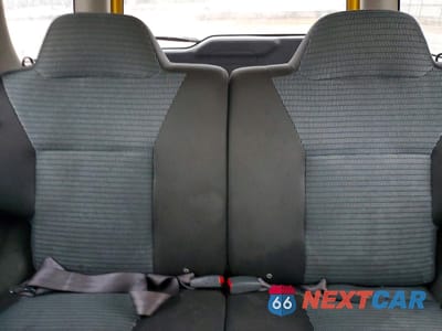 Zdjęcie 10 z 15 samochodu: 2004 NISSAN XTERRA XE VIN:5N1ED28Y24C634197 - miniatura