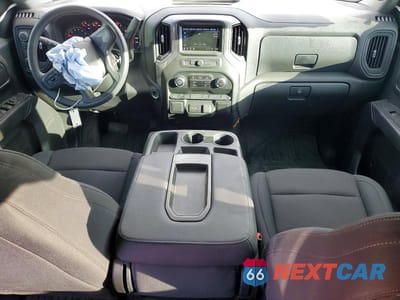 Zdjęcie 8 z 11 samochodu: 2025 CHEVROLET SILVERADO K1500 VIN:3GCUKAED1SG219593 - miniatura