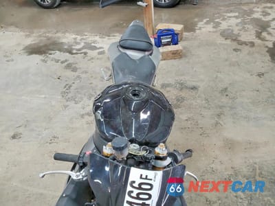 Piąte zdjęcie samochodu w środku: 2009 YAMAHA YZFR6 VIN:JYARJ16E29A011842 - miniatura