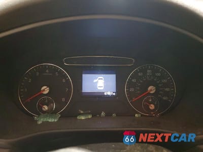 Zdjęcie 9 z 12 samochodu: 2019 KIA SORENTO LX VIN:5XYPGDA39KG590089 - miniatura