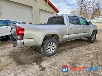 Trzecie zdjęcie samochodu z tyłu: 2019 TOYOTA TACOMA SR5 V6 VIN:3TMDZ5BNXKM074023 - miniatura