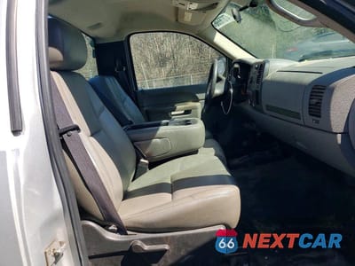 Zdjęcie 10 z 12 samochodu: 2011 GMC SIERRA K1500 VIN:1GTN2TEAXBZ212728 - miniatura