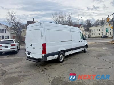 Trzecie zdjęcie samochodu z tyłu: 2019 MERCEDES-BENZ SPRINTER 2500 VIN:WD4PF1CD5KT005087 - miniatura