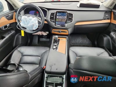 Zdjęcie 8 z 13 samochodu: 2023 VOLVO XC90 PLUS VIN:YV4062PN9P1920674 - miniatura
