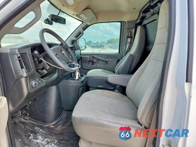 Zdjęcie 7 z 13 samochodu: 2024 CHEVROLET EXPRESS 2500 CARGO UTILITY / SERVICE VAN VIN:1GCWGAF71R1289493 - miniatura